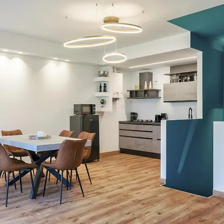 Emerald - Regarda Travel Apartment *